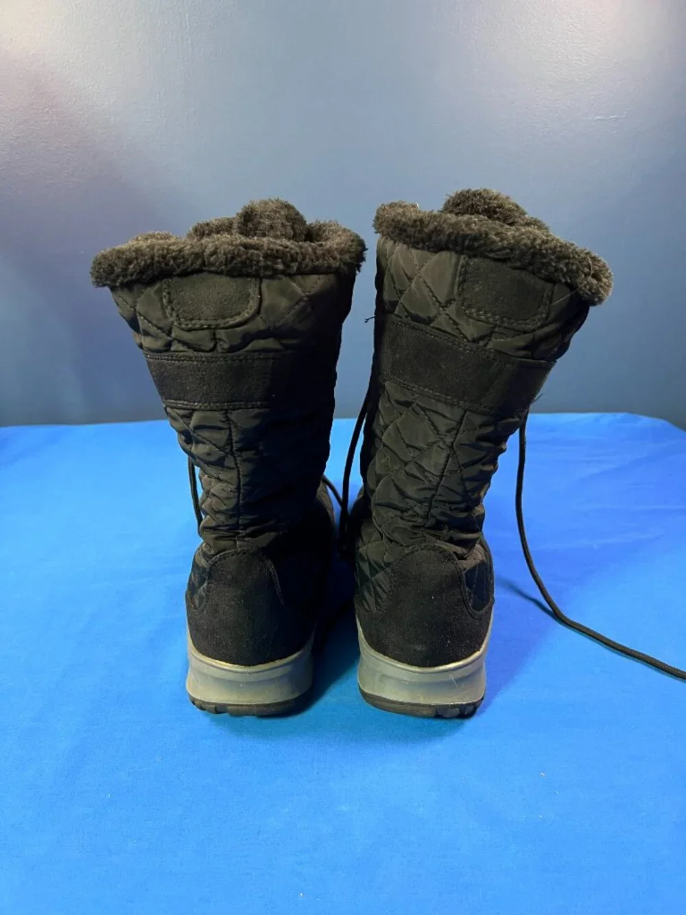 Share Itasca Women’s Snow Boots Size 9